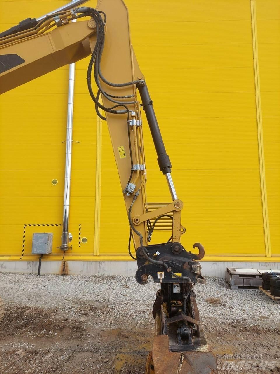 CAT 313 FL Lánctalpas kotrók