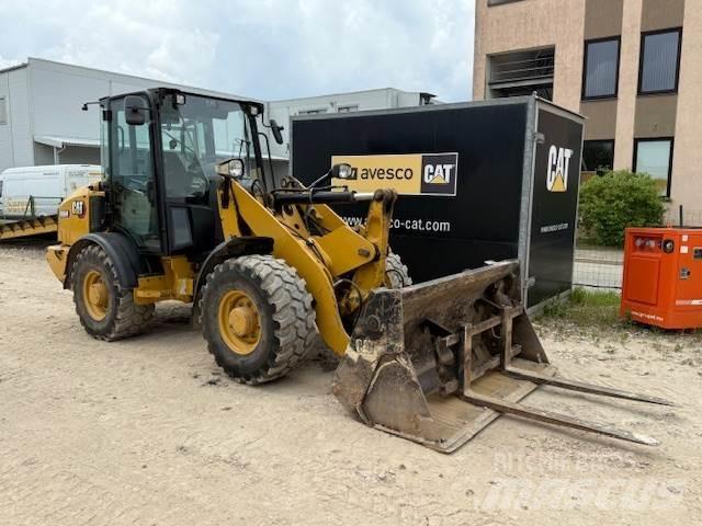 CAT 906 Gumikerekes homlokrakodók