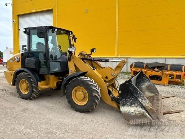 CAT 906-14 Gumikerekes homlokrakodók