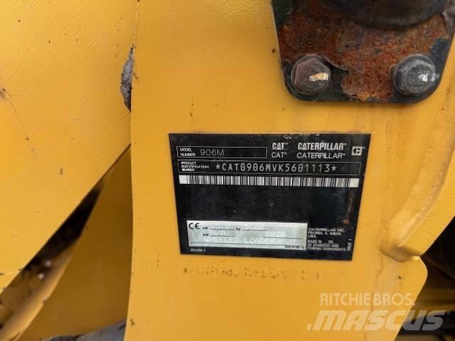 CAT 906M Gumikerekes homlokrakodók