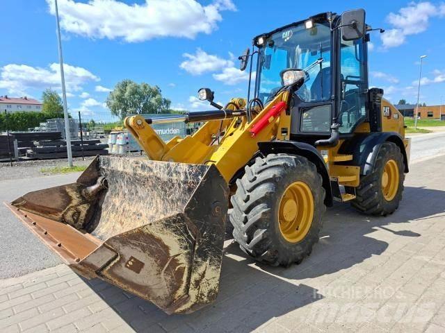 CAT 908 Gumikerekes homlokrakodók