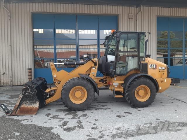 CAT 908M Gumikerekes homlokrakodók