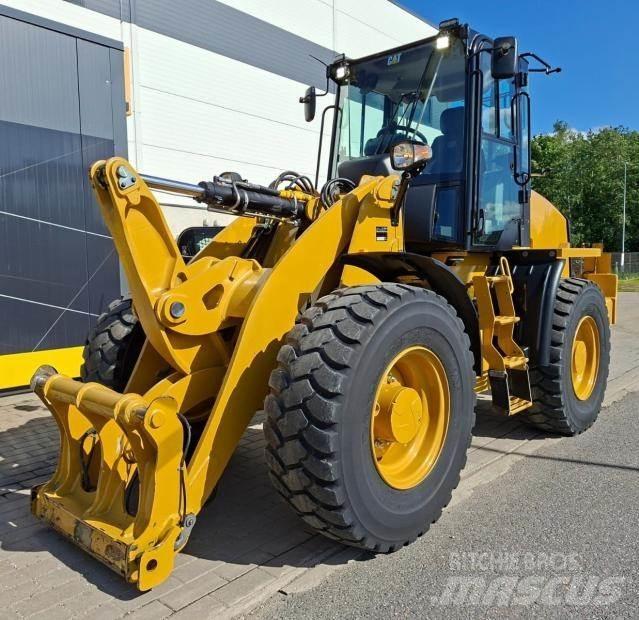 CAT 914M Gumikerekes homlokrakodók