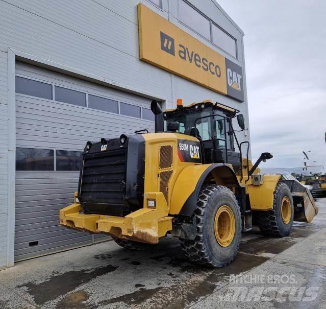 CAT 950M Gumikerekes homlokrakodók