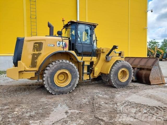CAT 950M Gumikerekes homlokrakodók