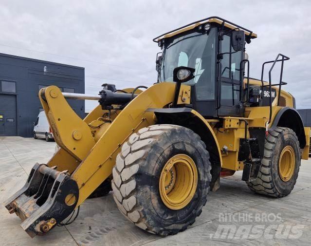CAT 962M Gumikerekes homlokrakodók