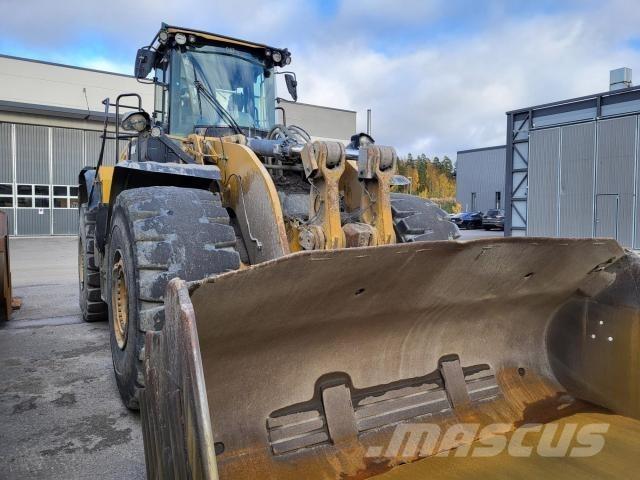 CAT 980M Gumikerekes homlokrakodók