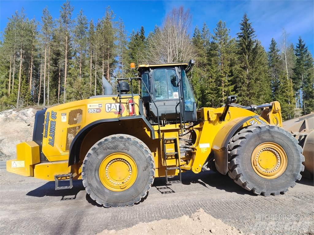 CAT 982XE Gumikerekes homlokrakodók
