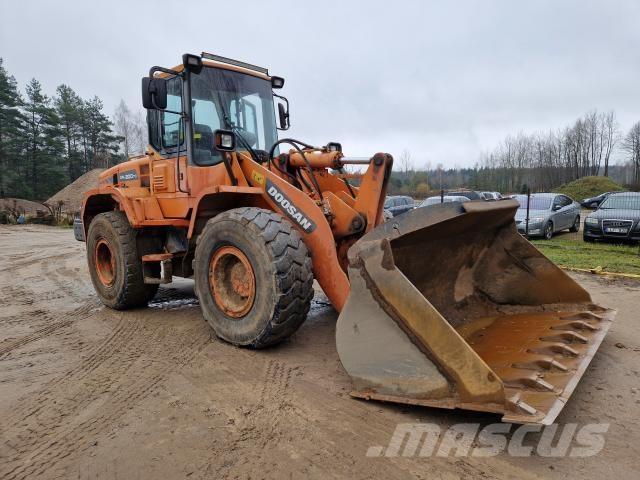 Doosan DL200 Gumikerekes homlokrakodók