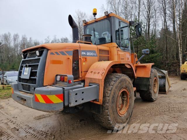 Doosan DL200 Gumikerekes homlokrakodók