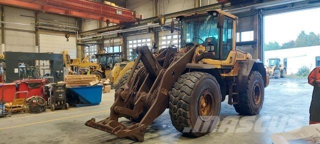 Volvo L120F Gumikerekes homlokrakodók