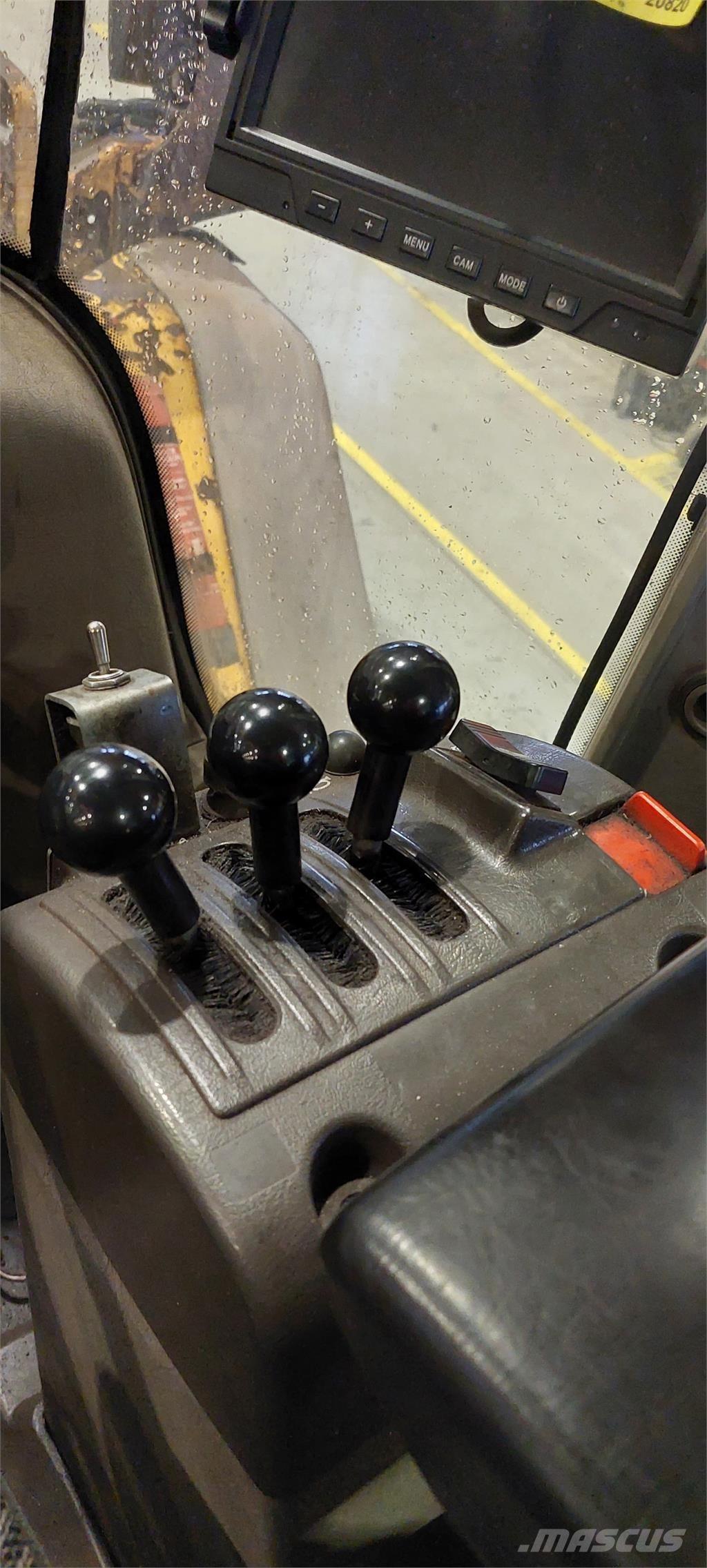 Volvo L120F Gumikerekes homlokrakodók