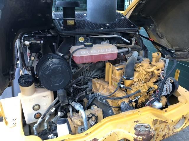 CAT 906 H 2 Gumikerekes homlokrakodók