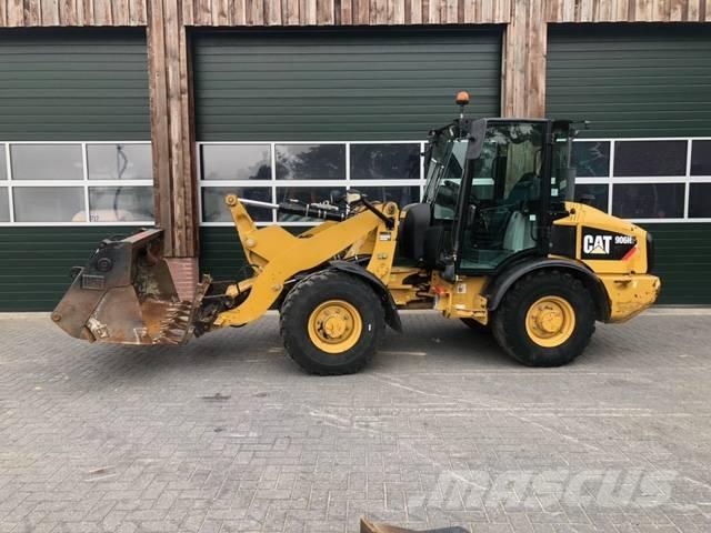 CAT 906 H 2 Gumikerekes homlokrakodók