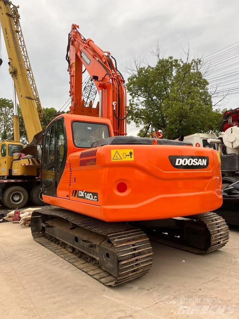 Doosan DX 140 LC Lánctalpas kotrók