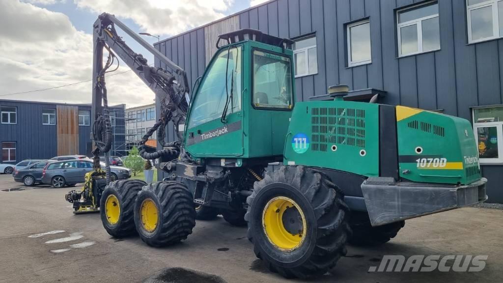 John Deere 1070 D Betakarítók
