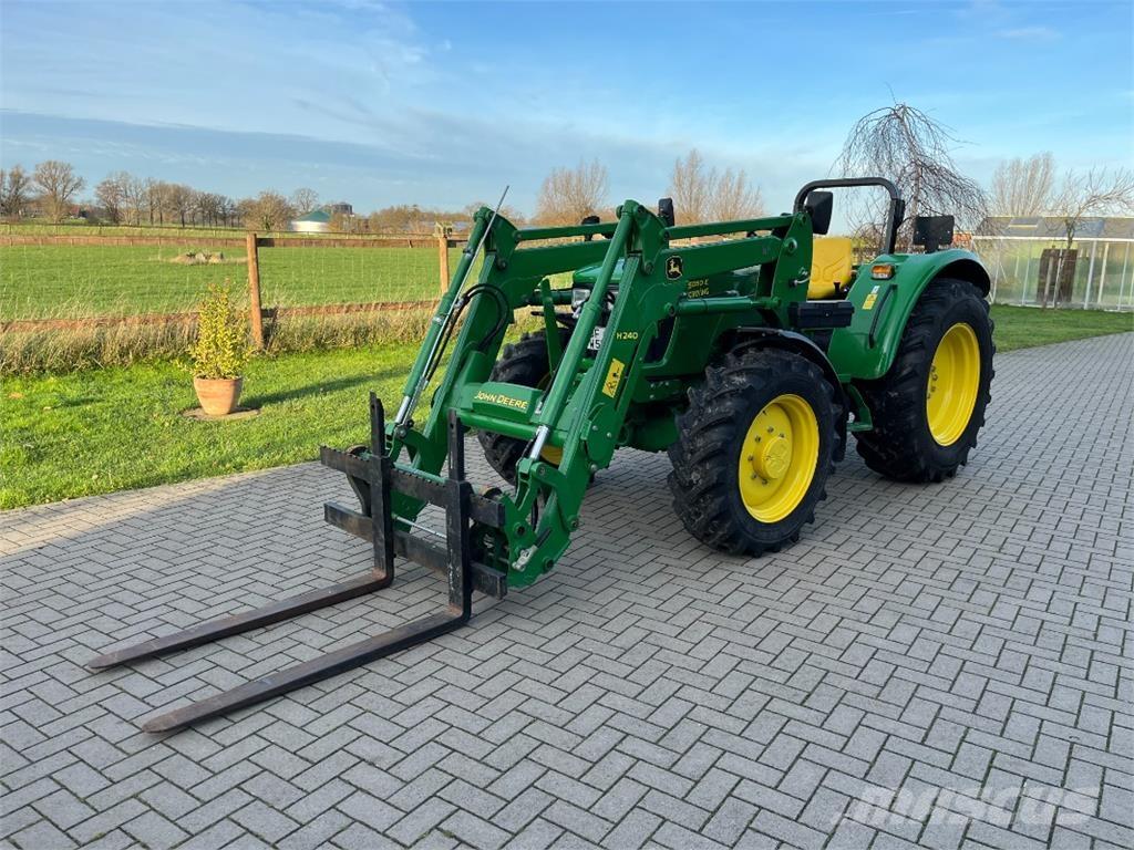 John Deere 5050E Traktorok