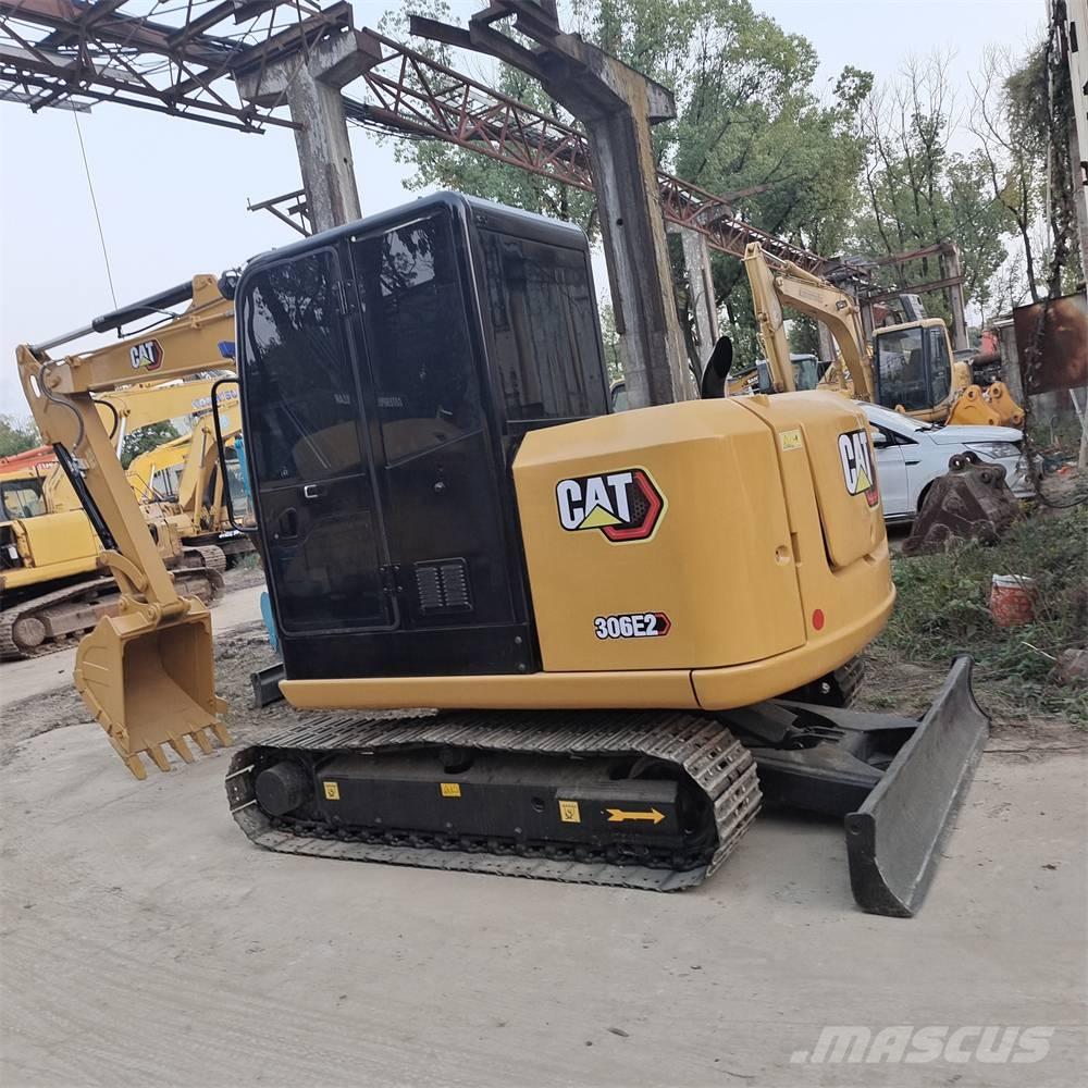 CAT 306 Mini kotrók < 7t