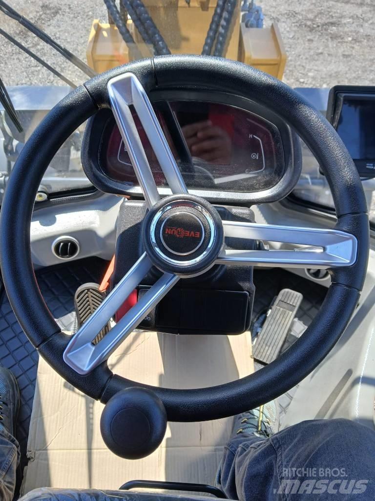 Everun ER 2500 Lánctalpas homlokrakodók
