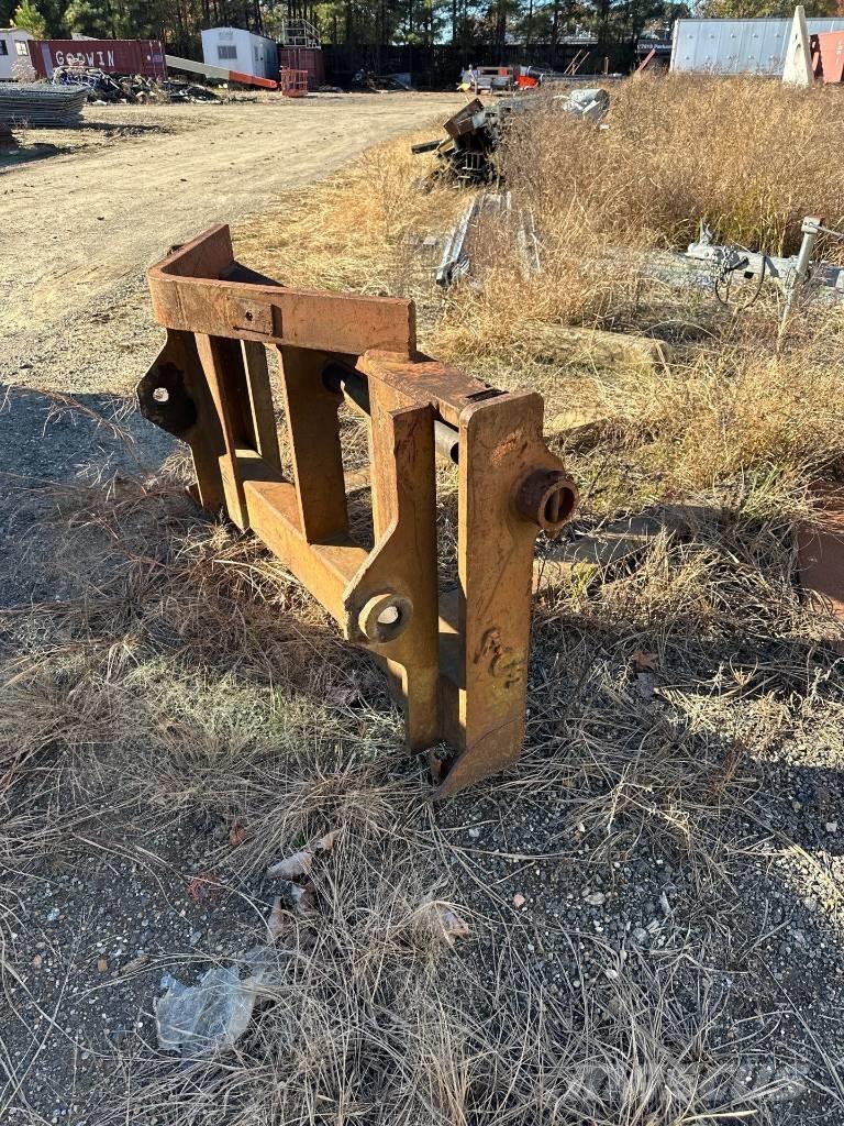 CASE 621 Gumikerekes homlokrakodók