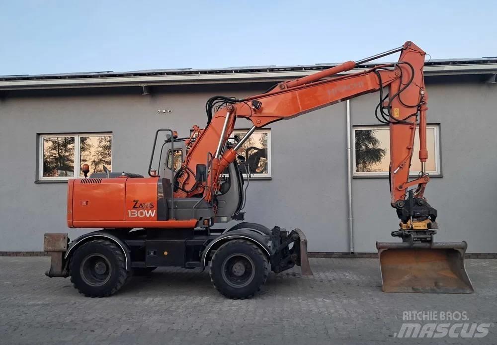 Hitachi ZX 130 W Gumikerekes kotrók