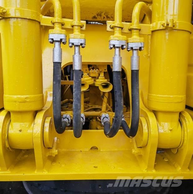 Komatsu PC220-8 Lánctalpas kotrók
