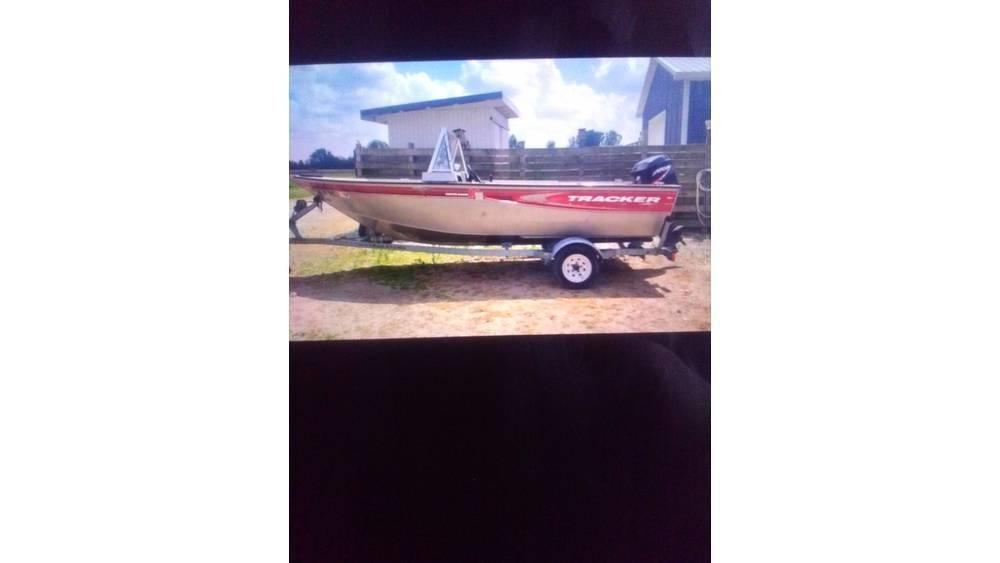  tracker 16 Foot Tengeri segédmotorok