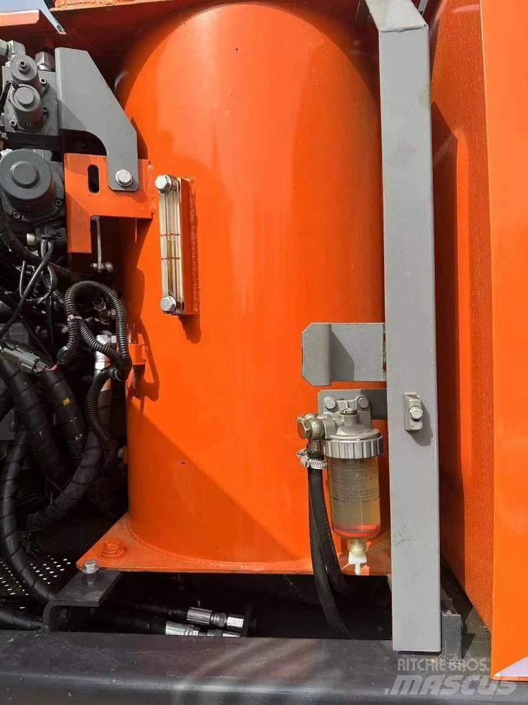 Hitachi 130 Lánctalpas kotrók