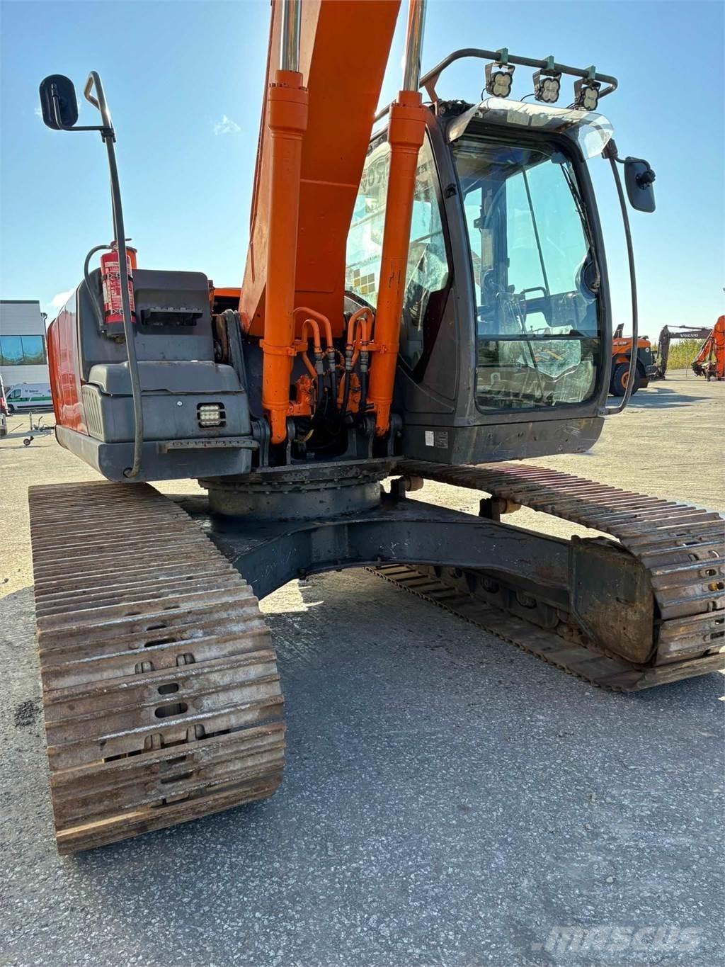 Hitachi ZX210LC-3 Hosszú gém kotrók