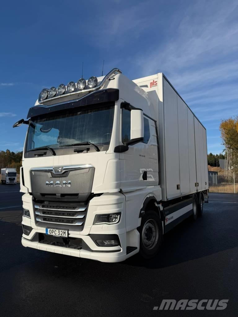 MAN 26.510 6X2-4 Dobozos teherautók