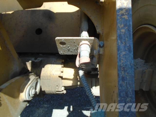 CAT 914M Gumikerekes homlokrakodók