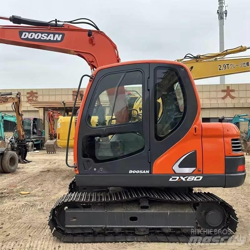 Doosan DX 80 Közepes (midi) kotrók 7 t - 12 t
