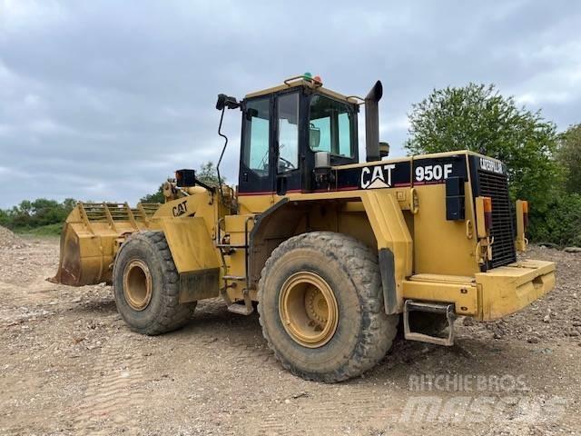 CAT 950 F Gumikerekes homlokrakodók