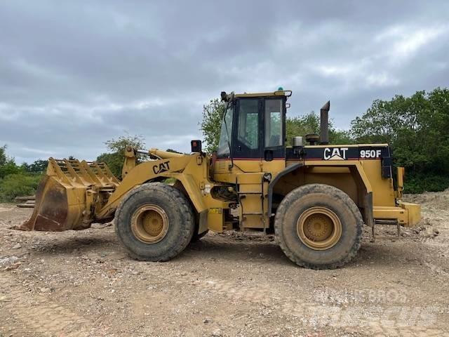 CAT 950 F Gumikerekes homlokrakodók