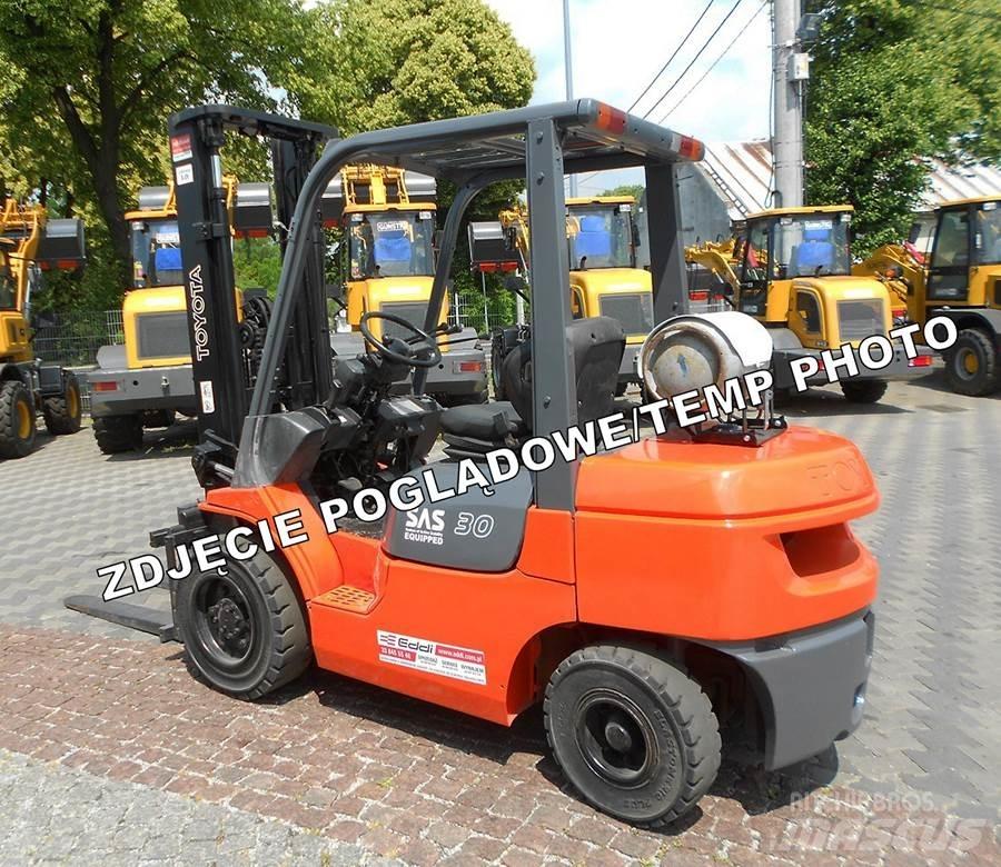Toyota 02-7FGF30 Gázüzemű targoncák