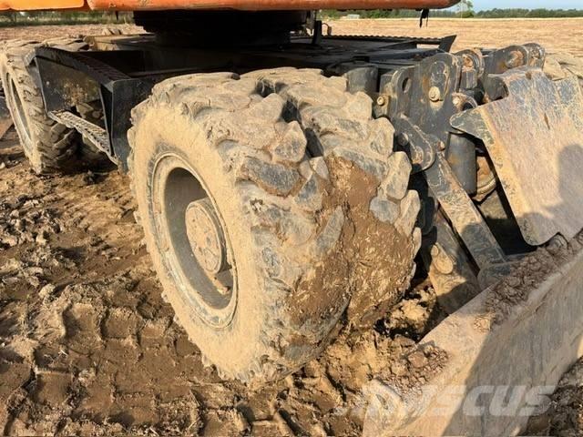 Doosan DX 160 W-3 Gumikerekes kotrók