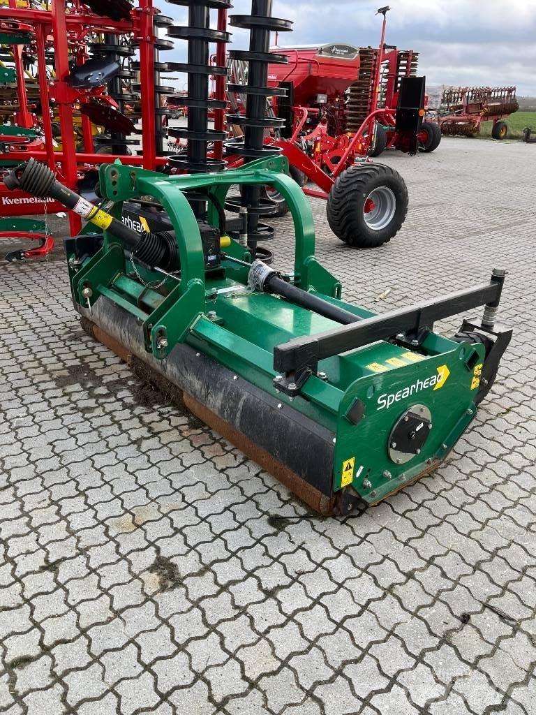 Spearhead Q 2500 HD Kaszák