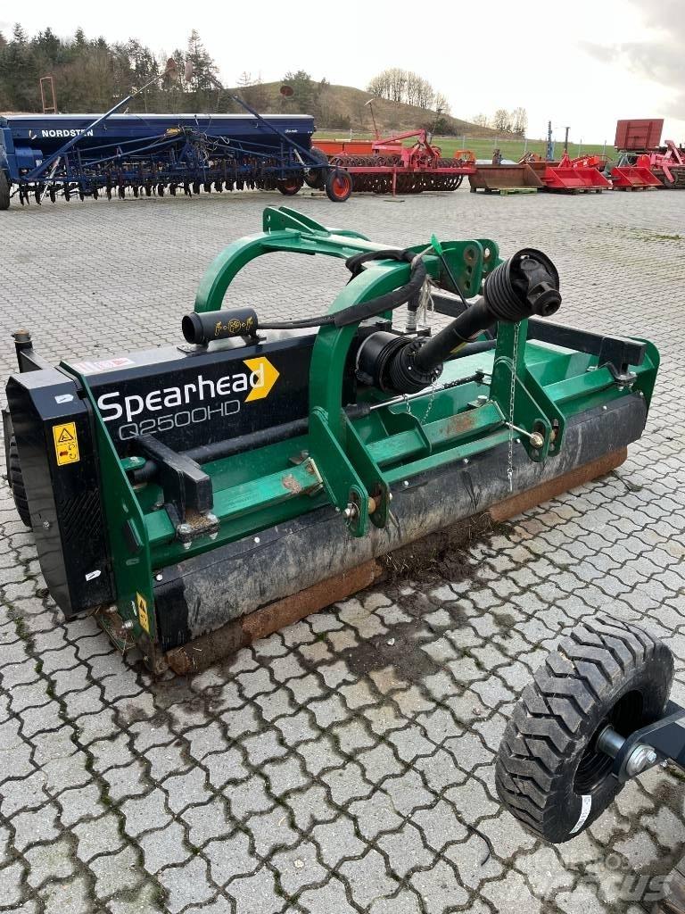 Spearhead Q 2500 HD Kaszák