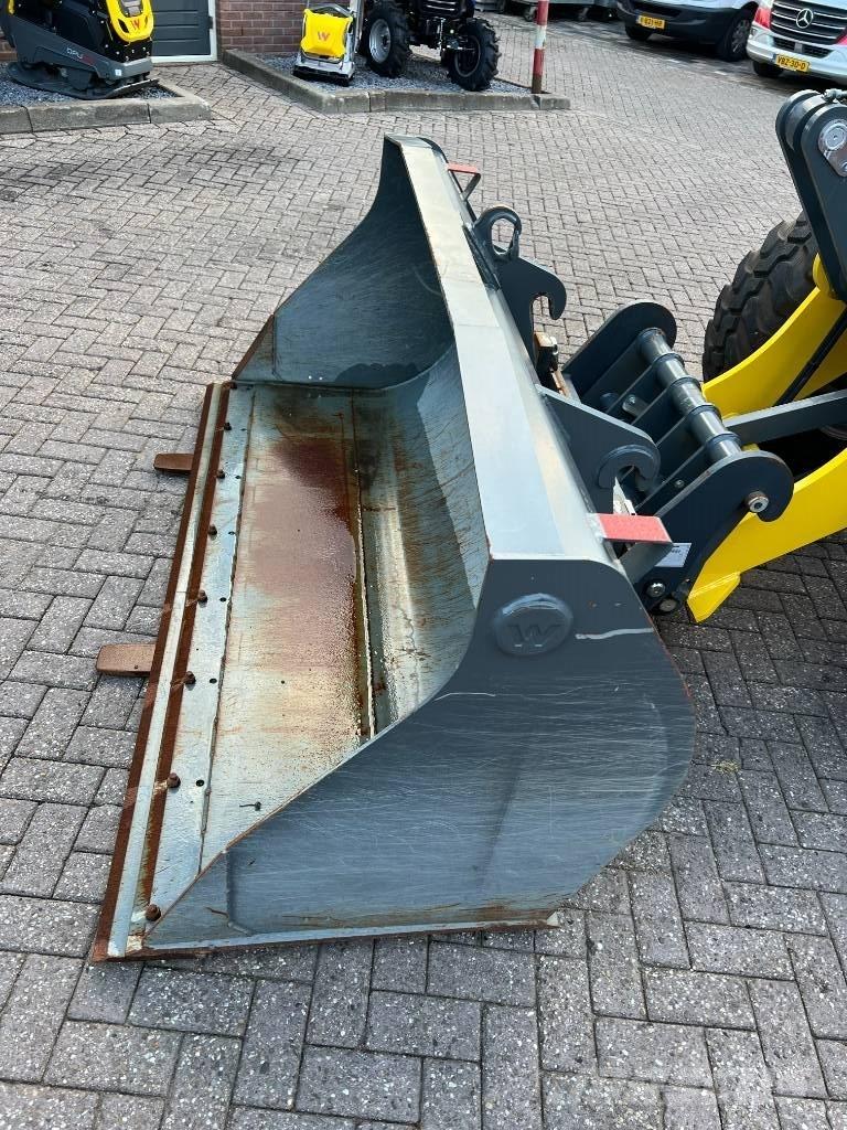 Wacker Neuson WL 60 Gumikerekes homlokrakodók
