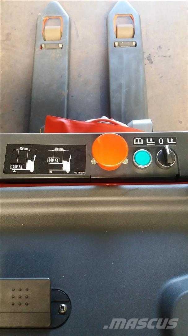 Linde T16L Gyalogkíséretű targonca