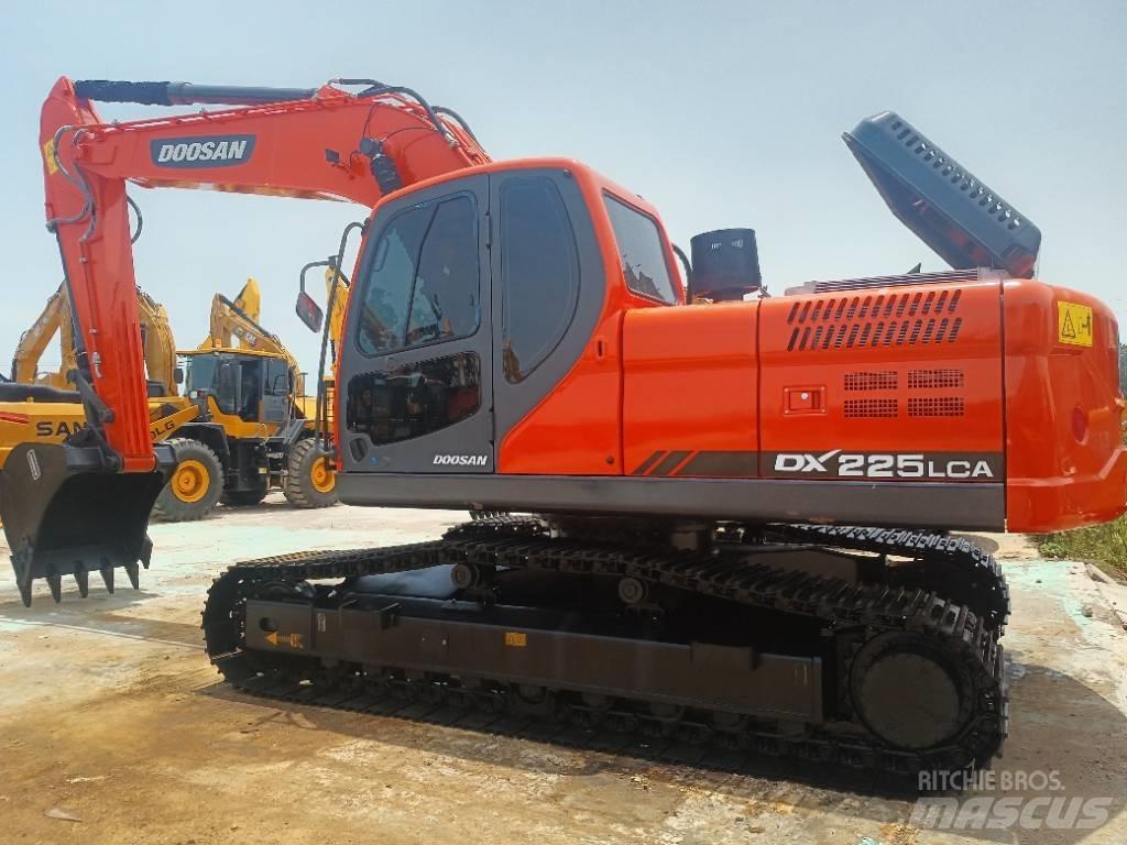 Doosan DX 225 Lánctalpas kotrók