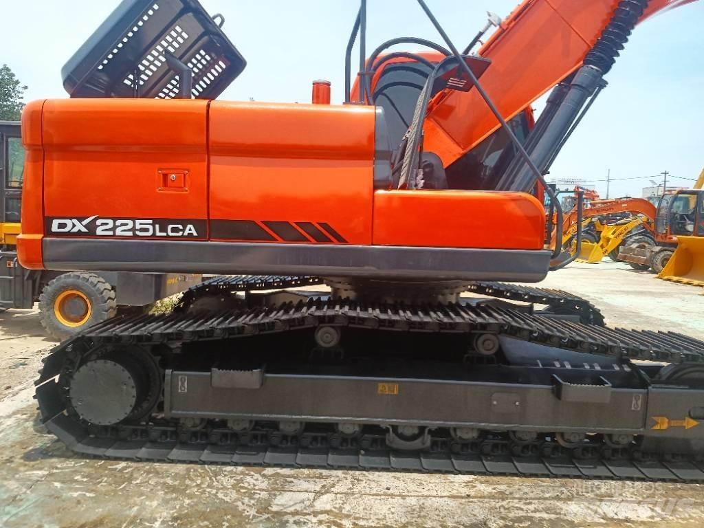 Doosan DX 225 Lánctalpas kotrók