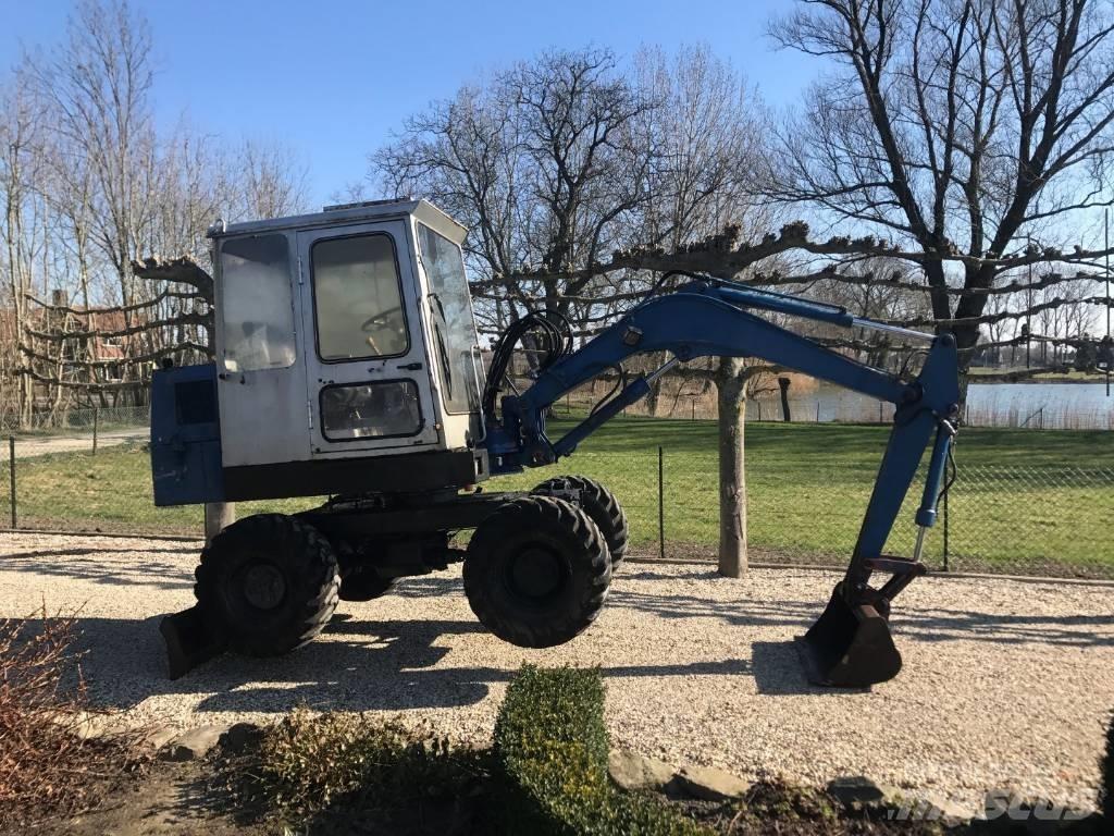 Kubota fgfdg Gumikerekes kotrók