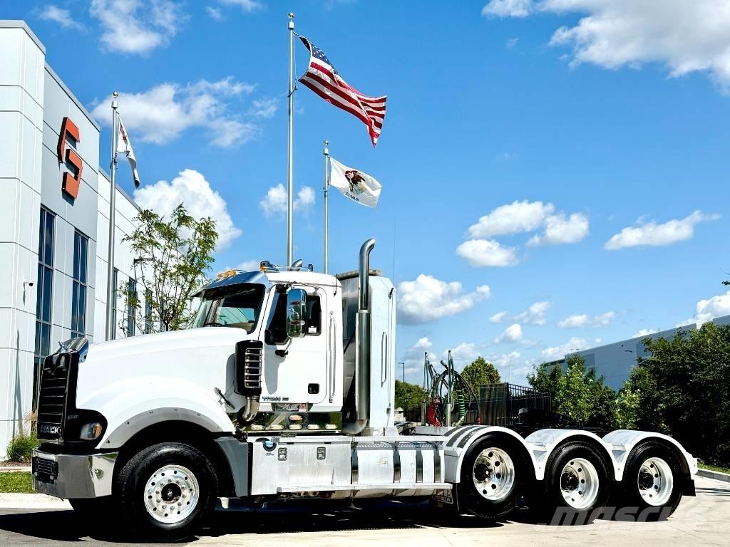 Mack Titan TD 713 Nyergesvontatók