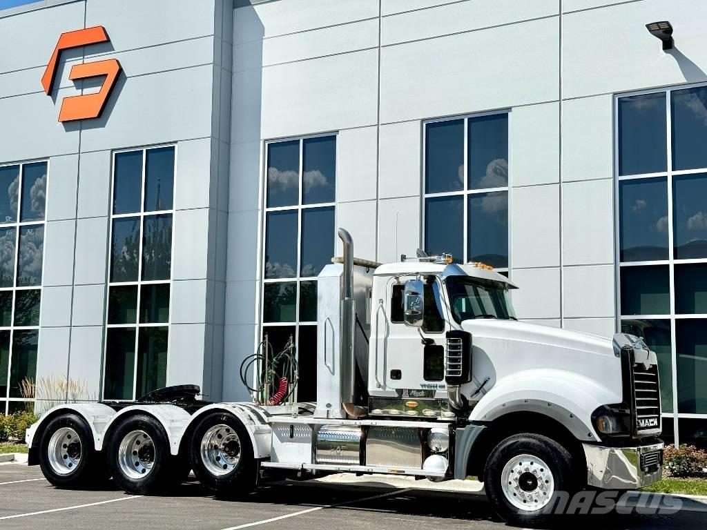 Mack Titan TD 713 Nyergesvontatók
