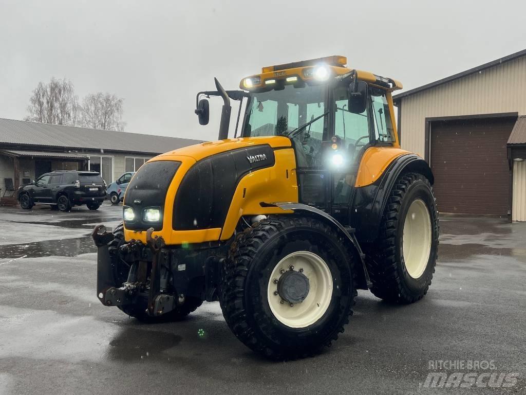 Valtra M 150-4 Traktorok