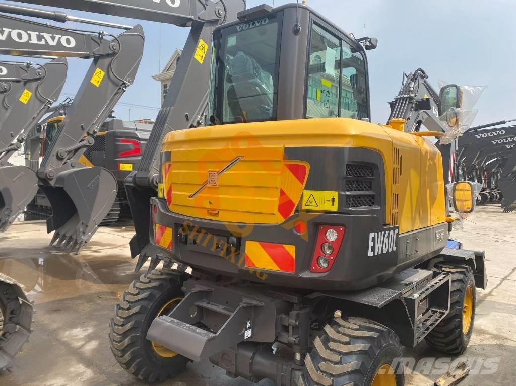 Volvo EW 60w vs Lánctalpas kotrók