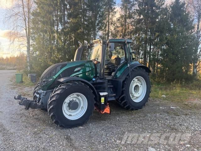 Valtra T194 versu Traktorok