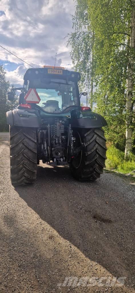 Valtra T194 versu Traktorok