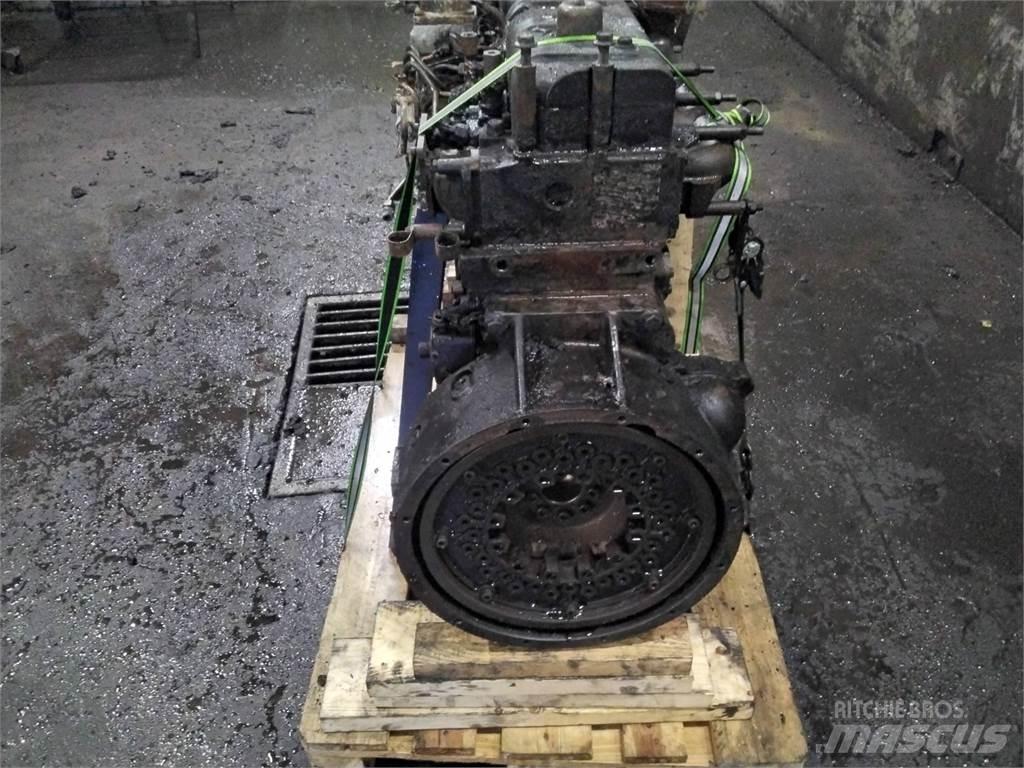 Sisu Komatsu 895 Motorok